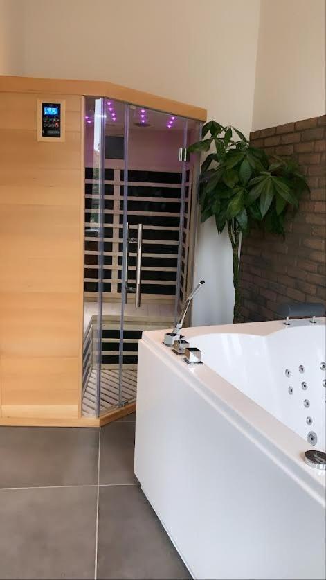 V' Appart Spa Haussmannien Troyes Exterior foto